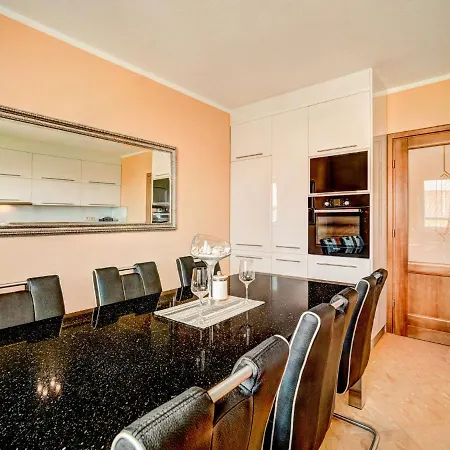 Tommy-2 By Interhome * Kmeti