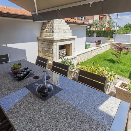 Tommy-2 By Interhome * Kmeti