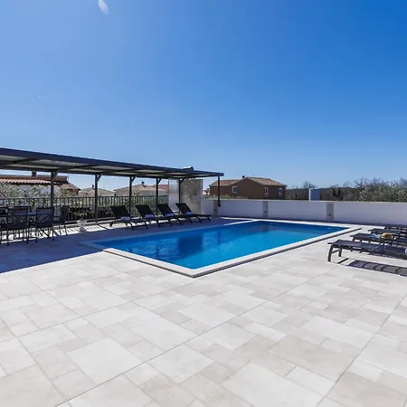 Tommy-2 By Interhome * Kmeti